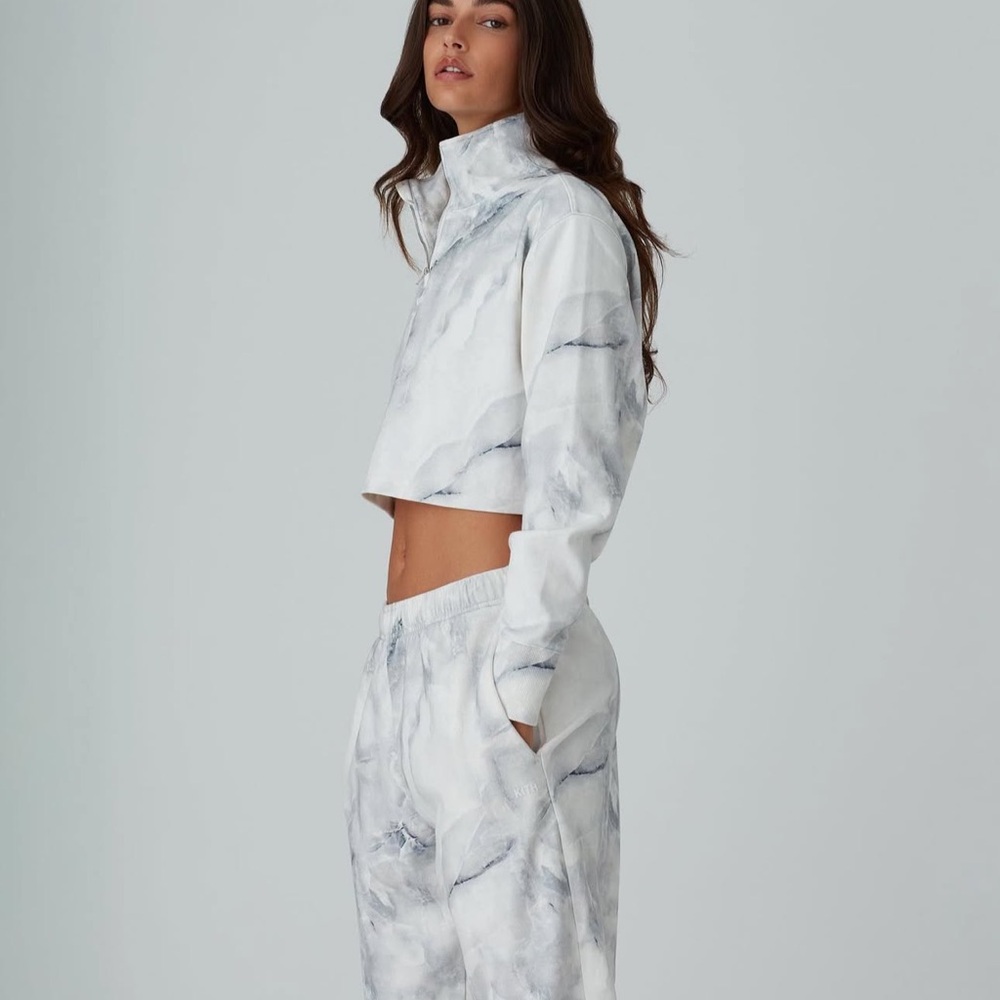 Kith women’s Marble Gray Set